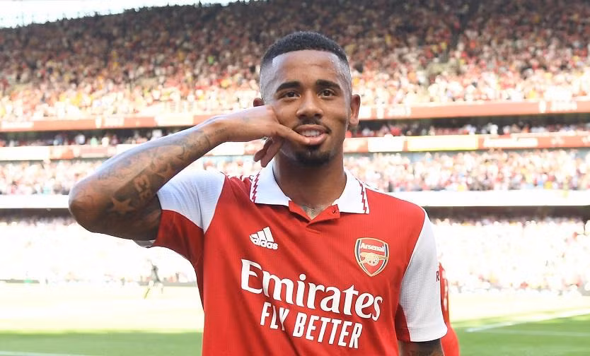 Arsenal đang bay cao ở Ngoại hạng Anh