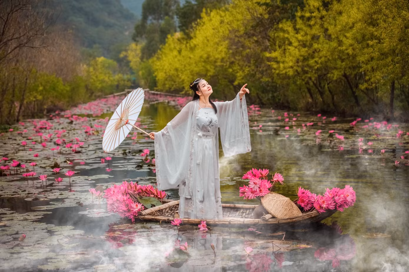 NSND Thu Quế hóa tiên nữ mộng mơ, trẻ trung đáng ngưỡng mộ ở tuổi 51 ảnh 3