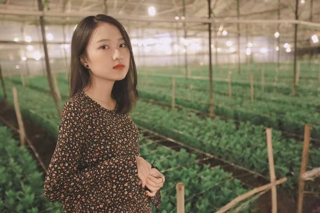 Loạt hot girl sinh năm 2001 đang ôn tập cho kỳ thi THPT quốc gia ảnh 1