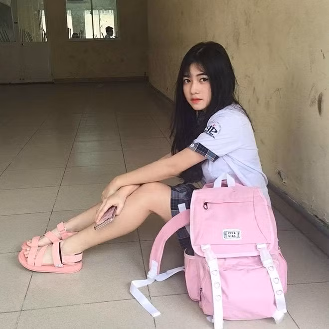 Loạt hot girl sinh năm 2001 đang ôn tập cho kỳ thi THPT quốc gia ảnh 8