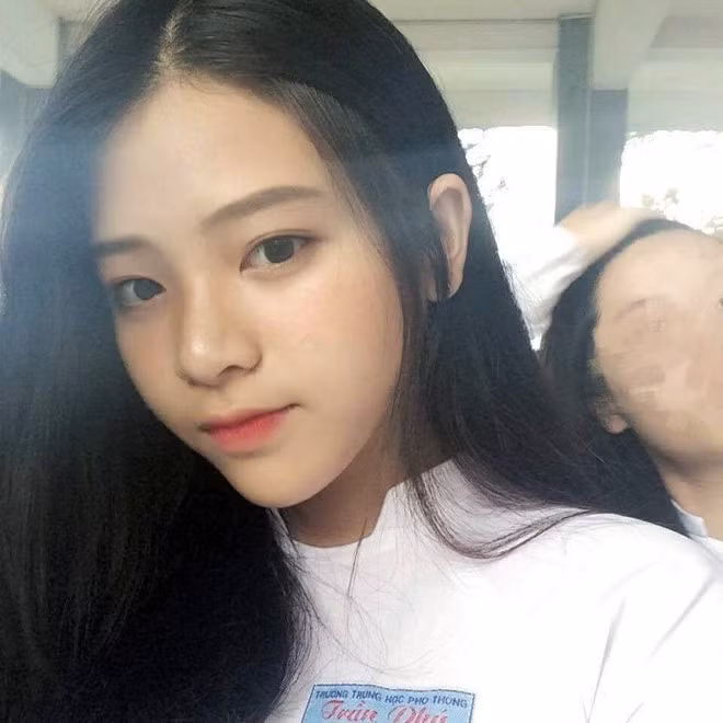 Loạt hot girl sinh năm 2001 đang ôn tập cho kỳ thi THPT quốc gia ảnh 6