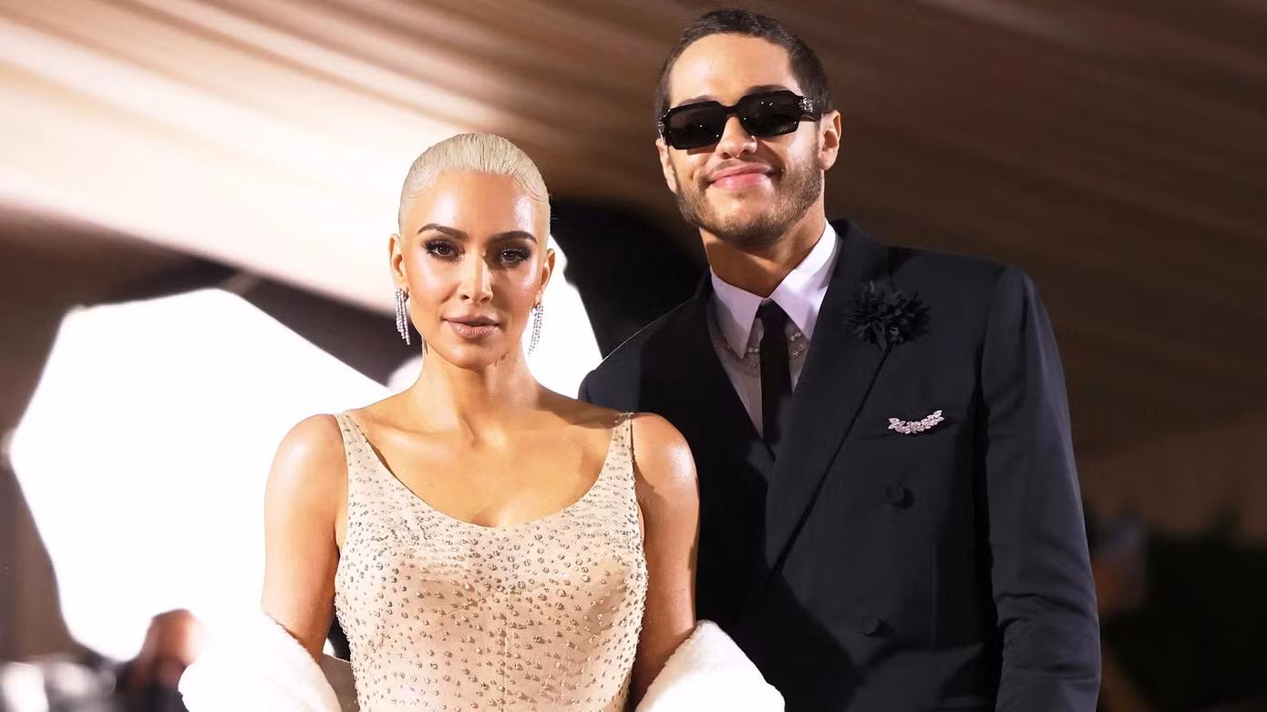 Kim Kardashian và Pete Davidson chia tay.
