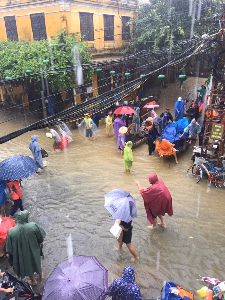 Về Hội An ‘chơi’… lụt ! ảnh 6