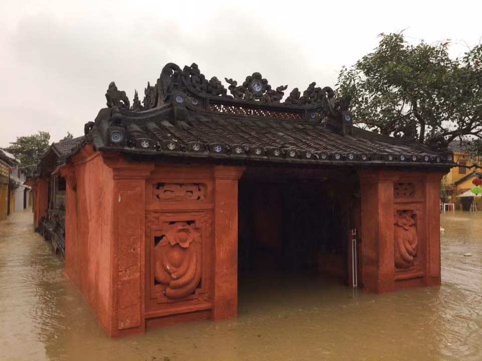 Về Hội An ‘chơi’… lụt ! ảnh 3