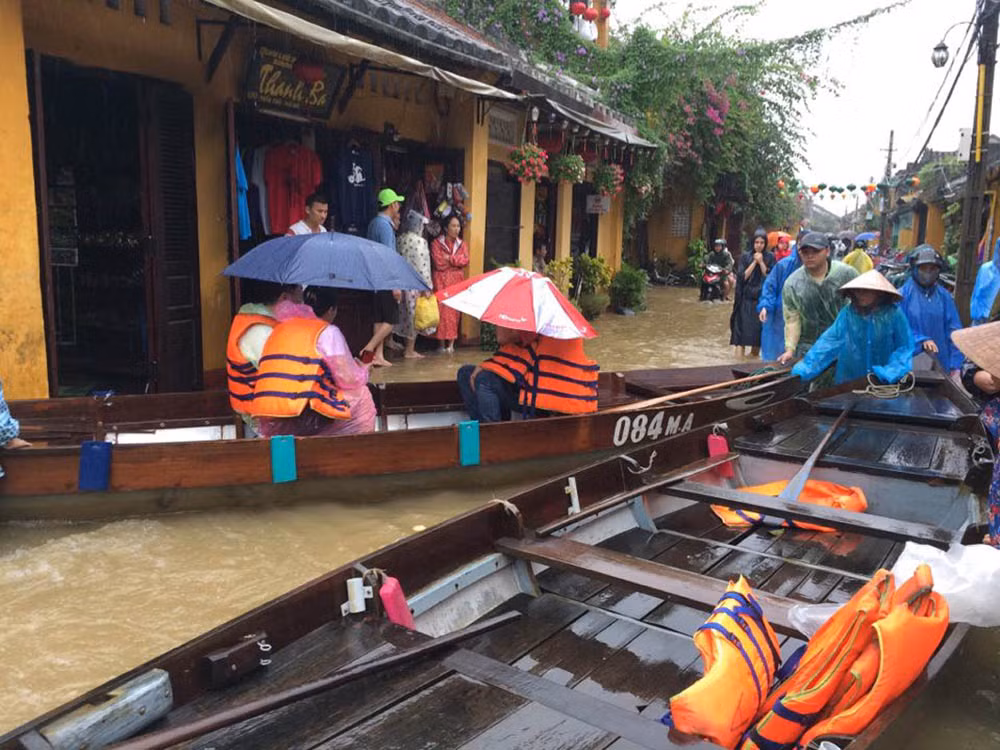 Về Hội An ‘chơi’… lụt ! ảnh 5