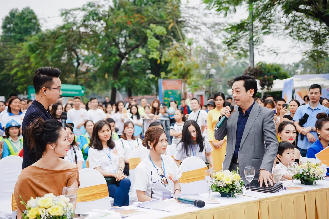 NSND Hoàng Dũng, Công Lý, Dương Thùy Linh nói về 'Tử tế với môi trường' ảnh 1