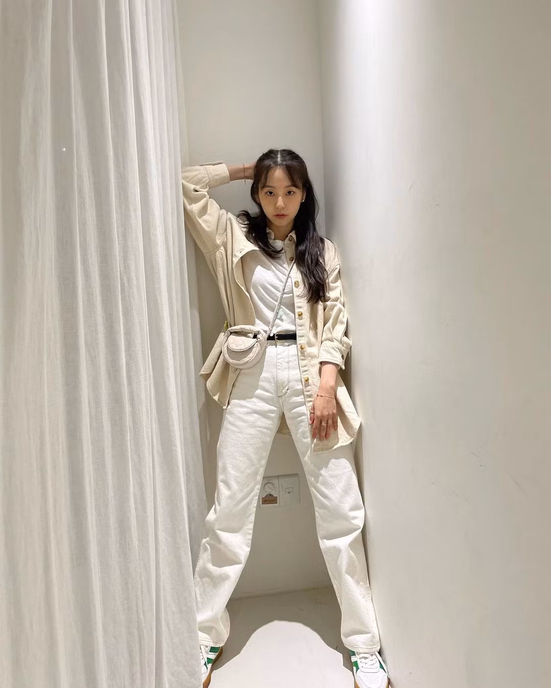 Sohee có khuôn mặt bầu bĩnh, đáng yêu. Nhiều người nhận xét cô như thiếu nữ dù đã ngoài 30 tuổi. Phong cách thời trang đời thường của cô thiên về trẻ trung, hiện đại, đơn giản và thoải mái.