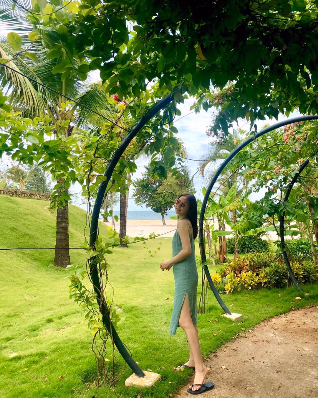 Đây không phải lần đầu Sohee lựa chọn Việt Nam là điểm đến nghỉ dưỡng. Năm 2019, cô khiến người hâm mộ Việt Nam "dậy sóng" khi check-in Phú Quốc (Kiêng Giang).