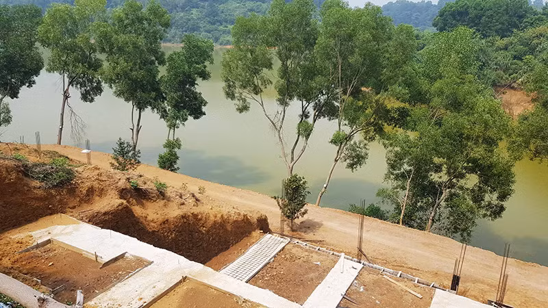 Dự án 'xẻ thịt' hồ Đồng Mô vẫn đổ đất thi công trong quá trình thanh tra ảnh 2