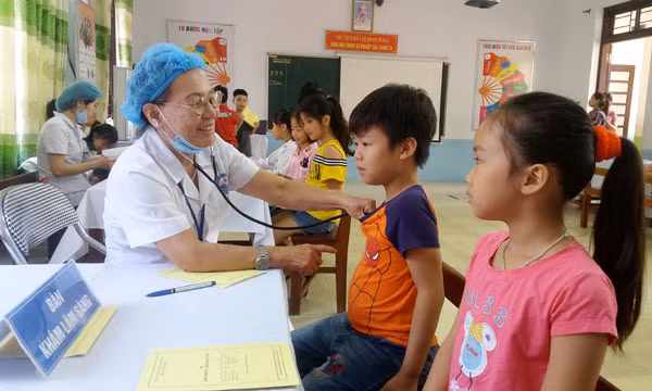 Bao giờ hoàn thành thu gom phế thải vụ cháy công ty Rạng Đông? ảnh 3