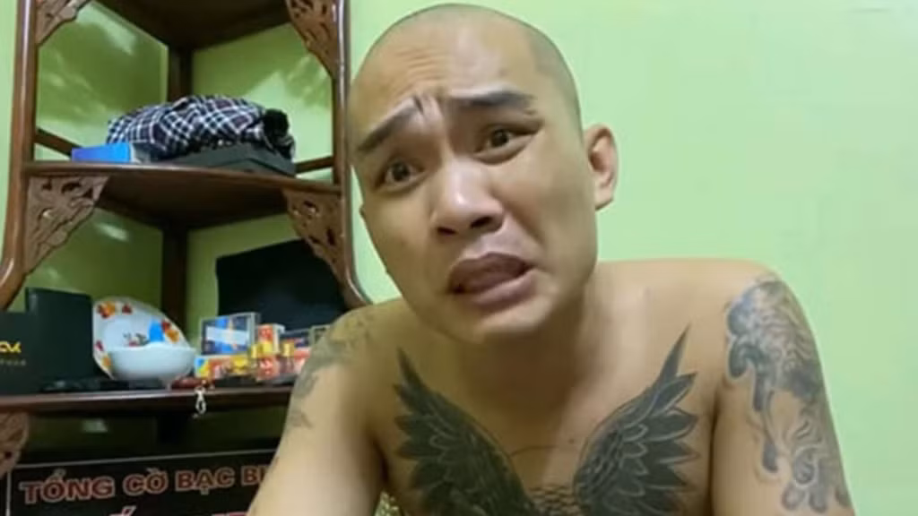Tiến "bịp" - một "giang hồ mạng" nổi tiếng trên các kênh mạng xã hội facebook, youtube.