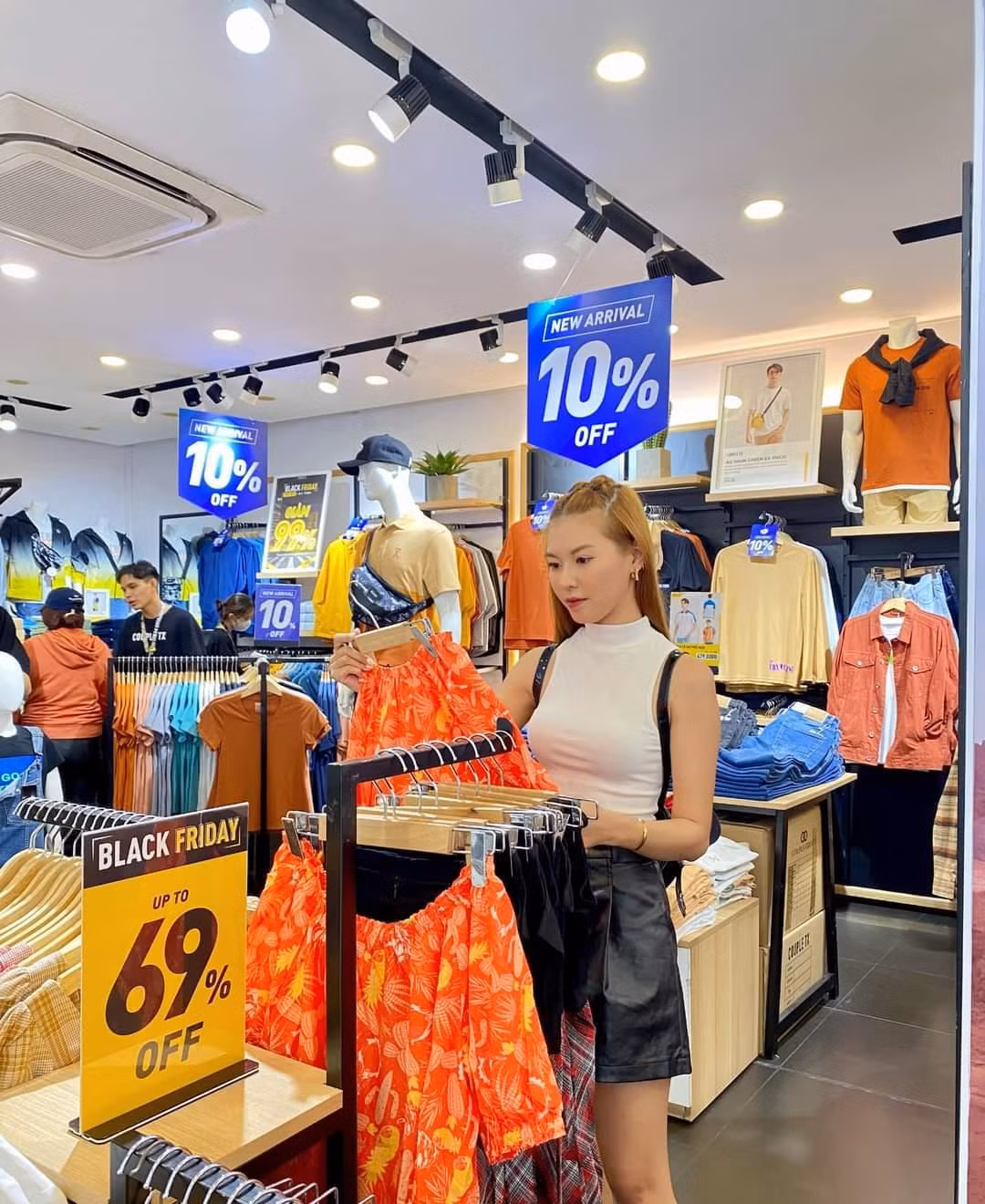Có sale đời bỗng vui. (Ảnh: Couple TX)