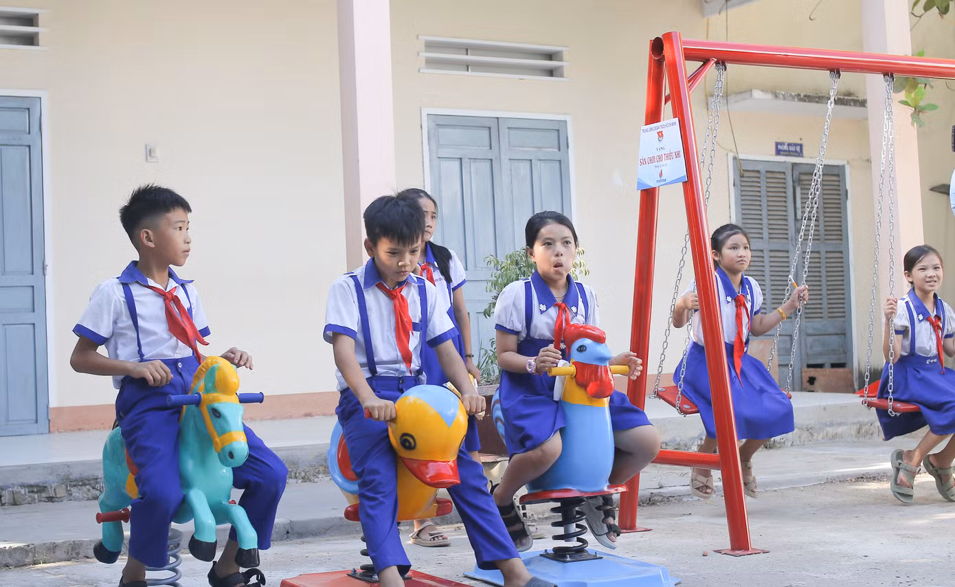 Chiến dịch Thanh niên tình nguyện Hè năm 2024 được Tỉnh Đoàn Bình Định triển khai 2 đợt (đợt 1 từ ngày 26/5 - 29/6, và đợt 2 từ ngày 1 - 30/7). Đã có hơn 67 nghìn lượt ĐVTN tham gia các hoạt động tình nguyện, tăng so với cùng kỳ năm 2023. Ảnh: Trương Định