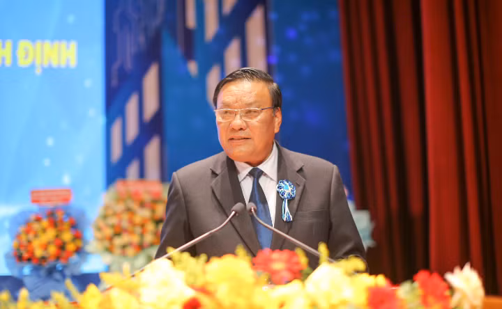 Phó Bí thư Thường trực Tỉnh ủy Bình Định Lê Kim Toàn phát biểu tại đại hội. Ảnh: Trương Định
