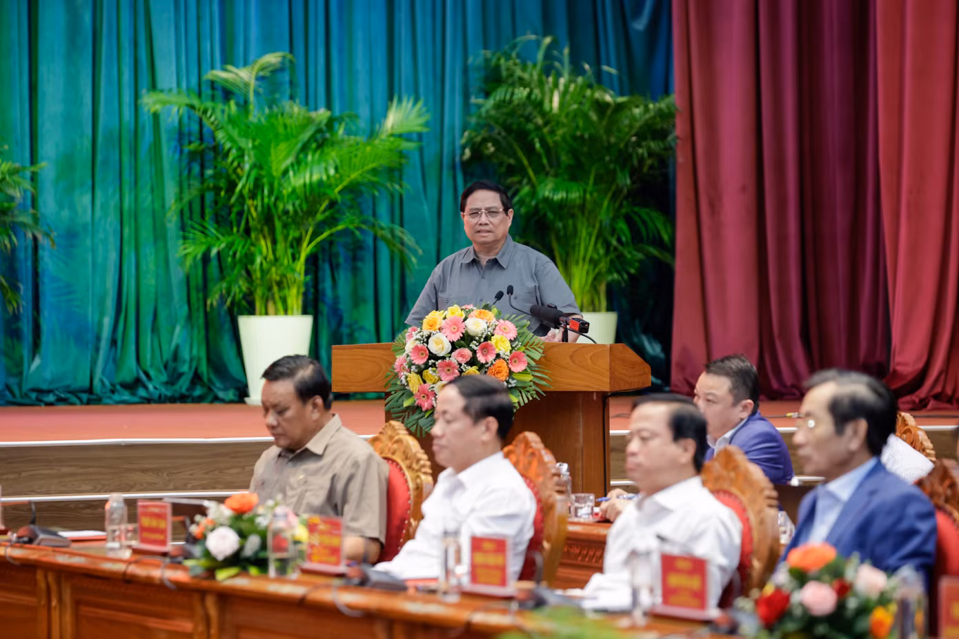 Thủ tướng Phạm Minh Chính làm việc với Ban Thường vụ Tỉnh ủy Bình Định. Ảnh: VGP/Nhật Bắc