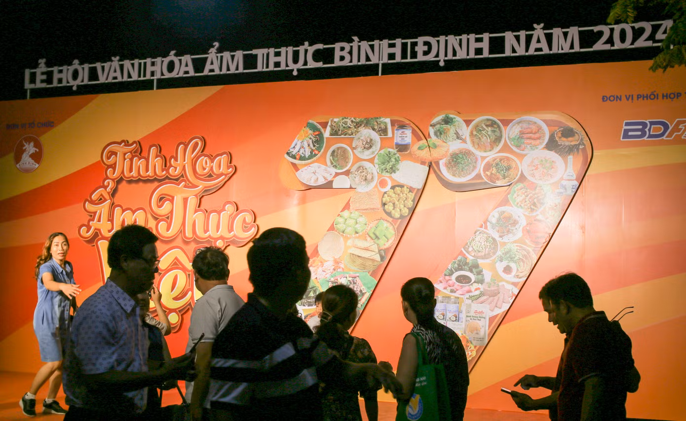 Lễ hội Văn hóa Ẩm thực Bình Định năm 2024 diễn ra từ ngày 22 - 24/3, trong khuôn khổ Tuần lễ Amazing Binh Dinh Fest 2024.
