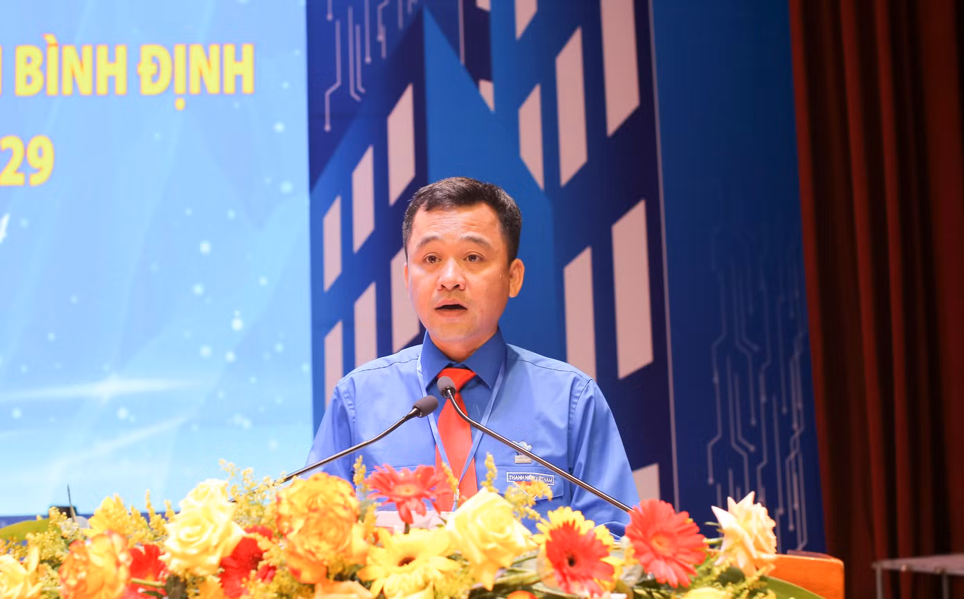 Anh Nguyễn Thành Trung - Bí thư Tỉnh Đoàn, Chủ tịch Hội LHTN Việt Nam tỉnh Bình Định khóa VII phát biểu khai mạc. Ảnh: Trương Định