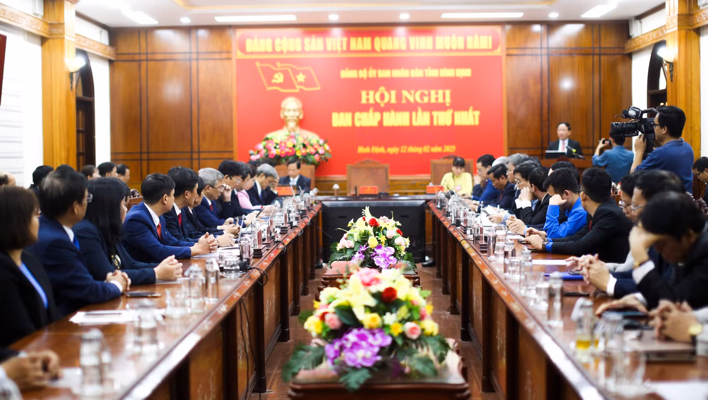 Hội nghị lần thứ nhất Ban Chấp hành Đảng bộ UBND tỉnh Bình Định, nhiệm kỳ 2020 - 2025. Ảnh: Trương Định