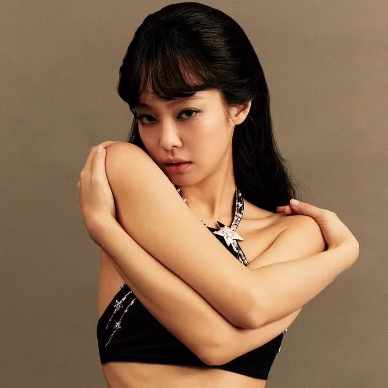 Tin tức Jennie tham gia show của Lee Hyori khiến cư dân mạng cho rằng YG kìm hãm nữ thần tượng thời gian qua.