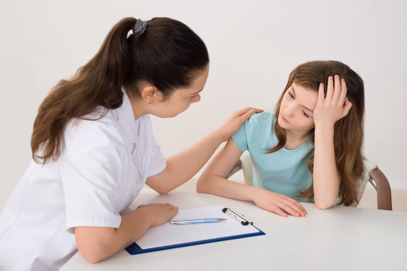 Tìm đến sự tư vấn của bác sĩ tâm lý hoặc chuyên gia trị liệu tình dục là bước đầu tiên quan trọng để trị chứng sợ sex.