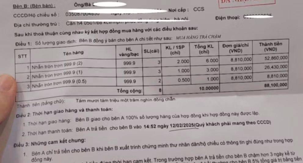 Giấy hẹn nhận tiền sau 1 tuần khi khách bán vàng ngày hôm nay (ảnh: N.M).