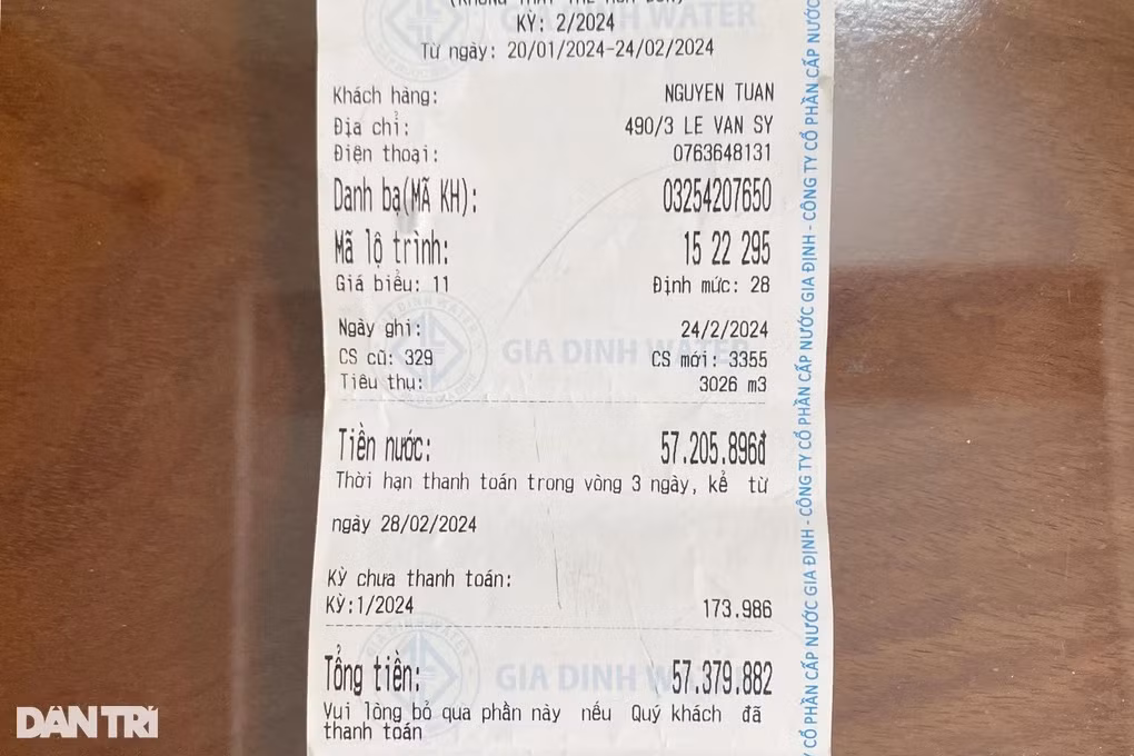 Hóa đơn báo tiền nước nhà ông Huy (Ảnh: An Huy).