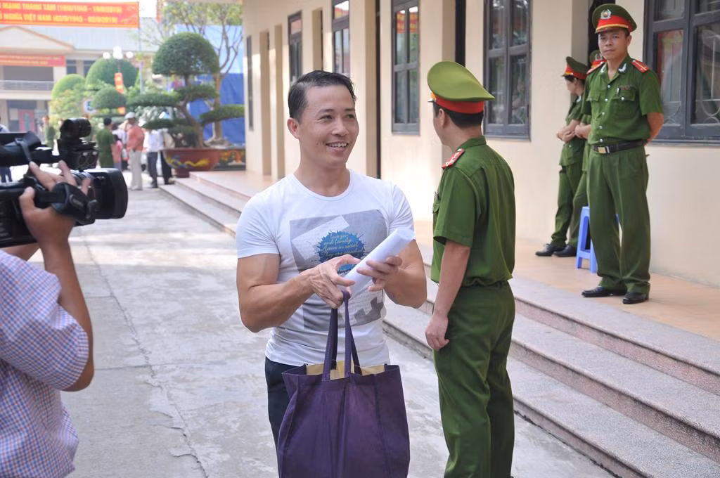 Cảm xúc ngày trở về ảnh 14