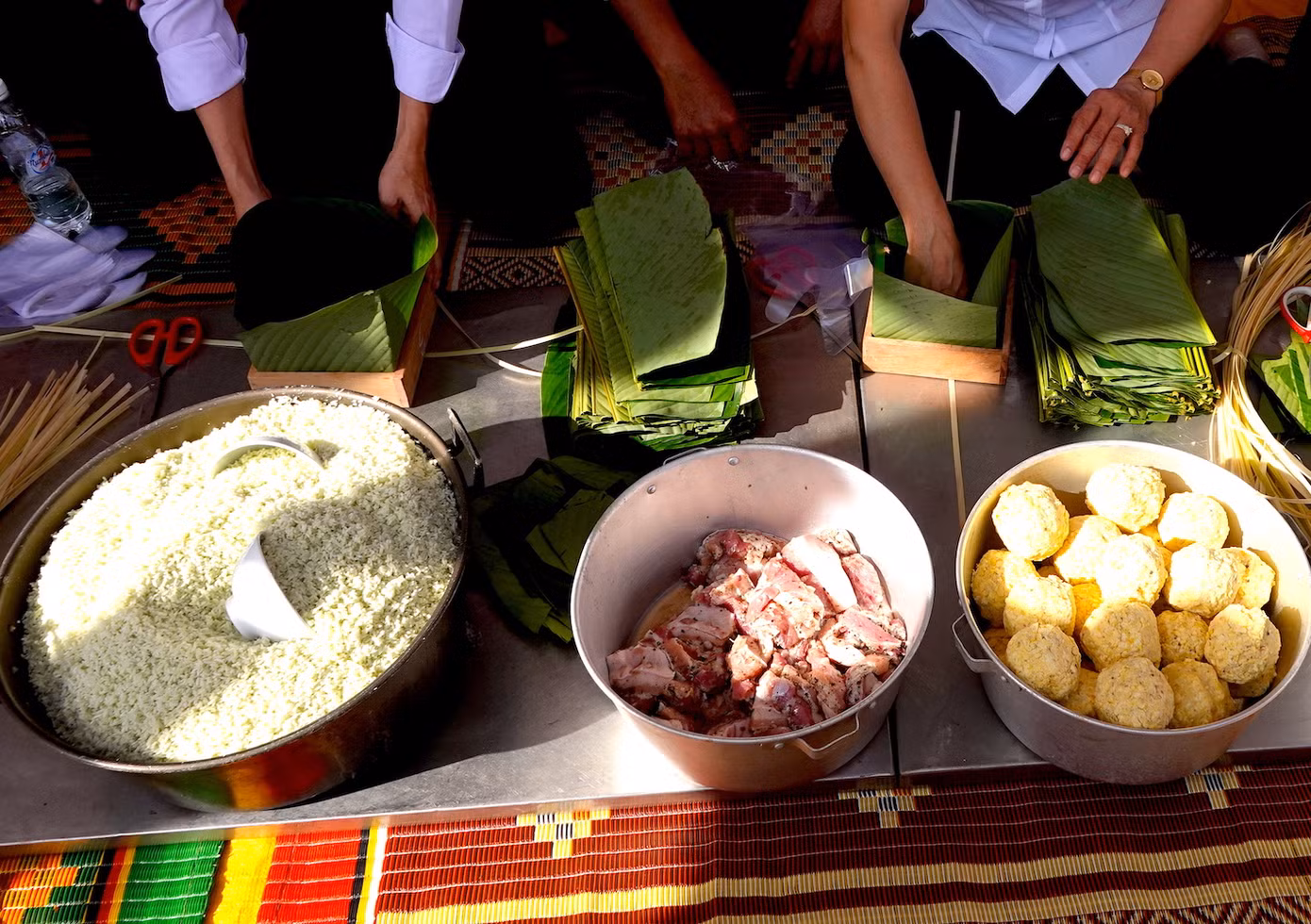 Thực phẩm để tổ chức cho hội thi gói bánh chưng được chuẩn bị kỹ lưỡng