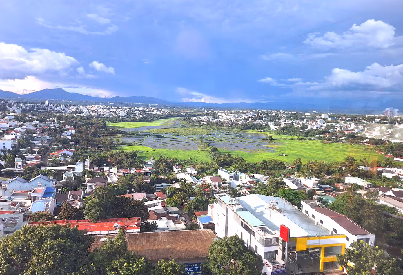 Một góc thành phố Pleiku Một góc thành phố Pleiku