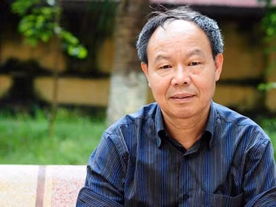 Thầy Bình luôn được các học trò yêu mến. Thầy Bình luôn được các học trò yêu mến
