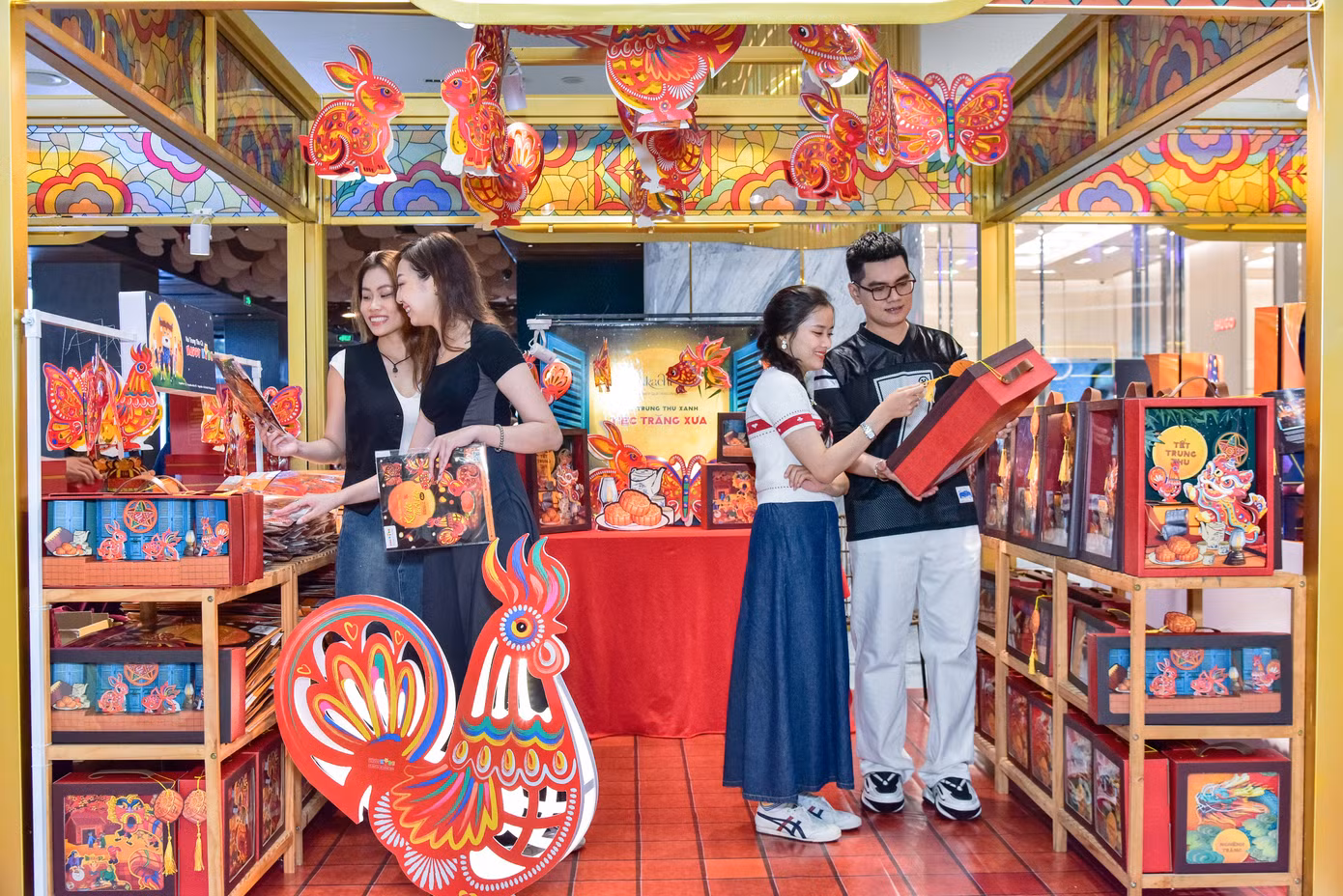 Sản phẩm bánh Trung thu đa dạng, mới lạ phục vụ nhu cầu mua sắm của khách hàng