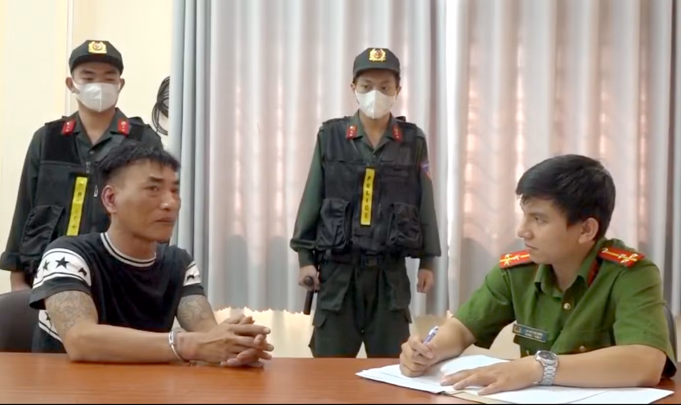 Công an lấy lời khai đối với Châu Phát Ti.