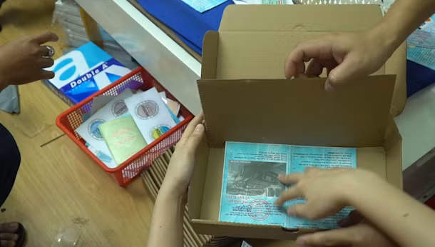 Băng của Thành đóng hàng 2 lớp để ngụy trang.