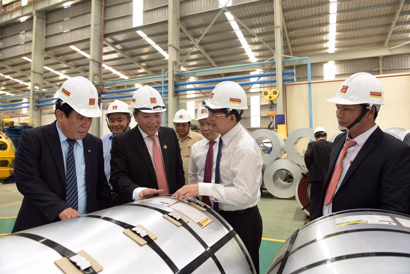 Hoa Sen xuất khẩu 20.000 tấn tôn đi Mexico và Malaysia ảnh 1