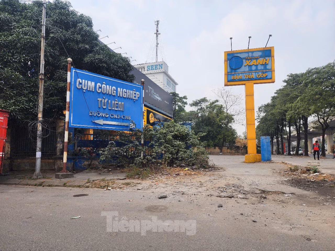 Nằm đối diện UBND phường Minh Khai là Cụm Công nghiệp Từ Liêm.