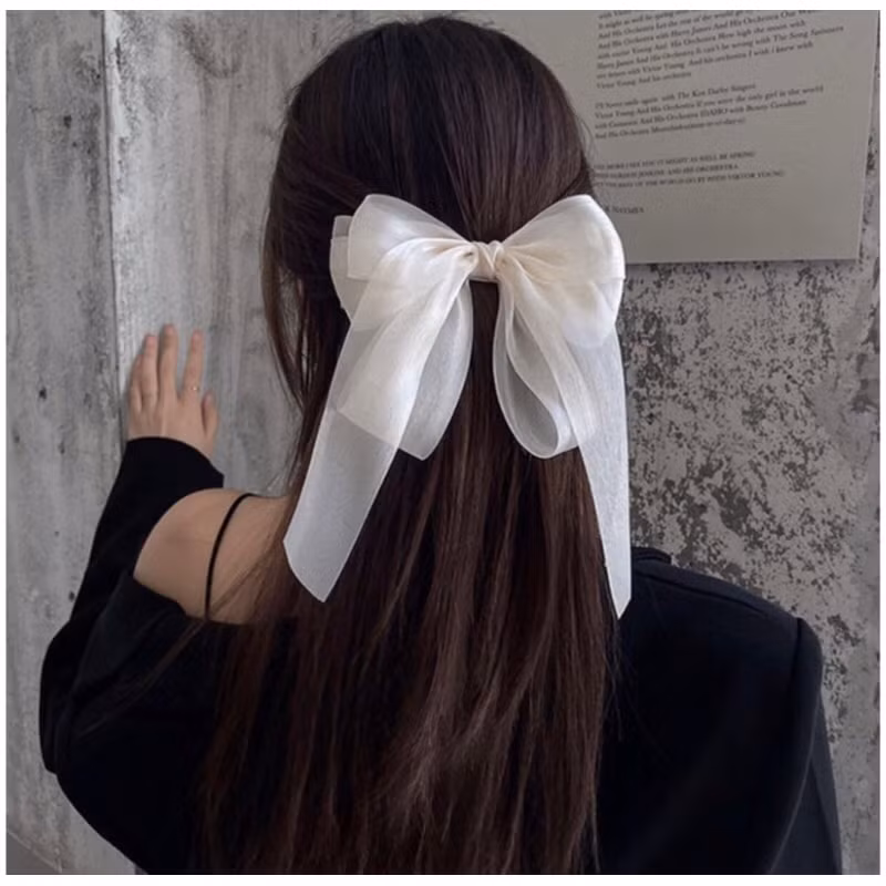 Kẹp tóc nơ kiểu lớn nhiều lớp phong cách đơn giản, rất tiểu thư cổ điển.