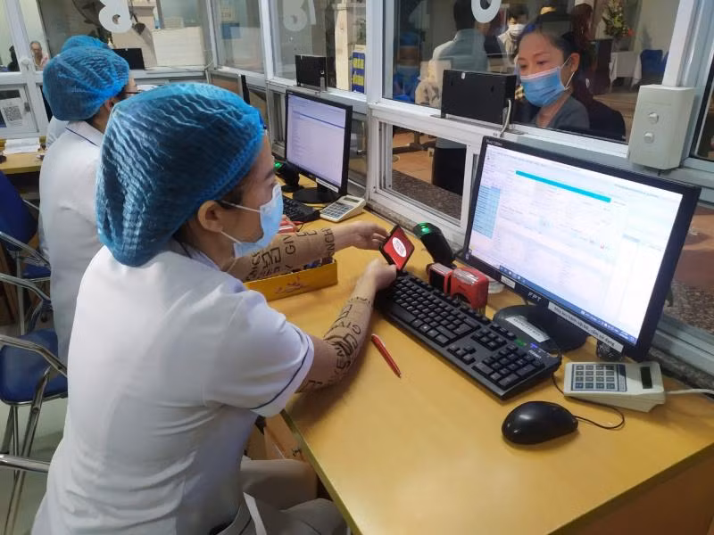 Người dân có thể sử dụng tài khoản định danh điện tử để khám chữa bệnh.