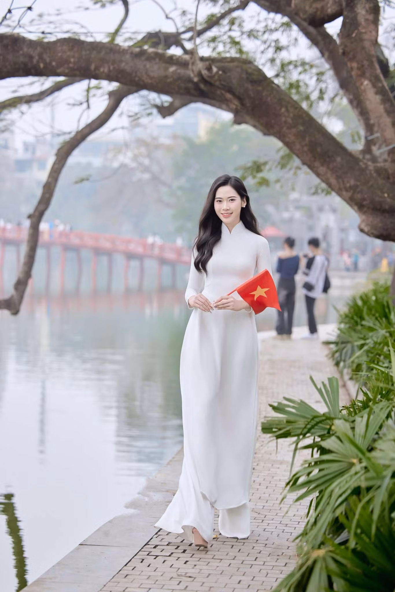 Theo Quý Lan, người dân địa phương nơi cô sinh sống hưởng ứng ngày hội non sông bằng cách treo cờ Tổ quốc, tổ chức một số hoạt động vui chơi. Ngoài ra, mọi người thường tới những khu di tích lịch sử như Khu di tích Pác Bó hay khu rừng Trần Hưng Đạo để tham quan và tìm hiểu thêm về lịch sử dân tộc.