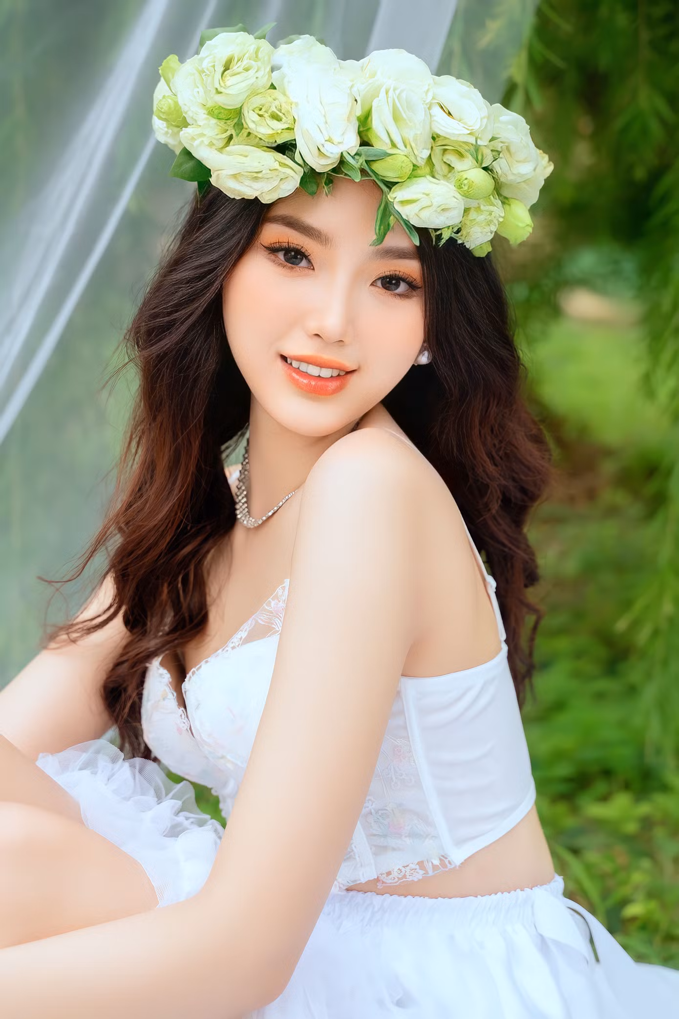 Quỳnh Trang tìm hiểu thêm về văn hóa, xã hội và các vấn đề cộng đồng. “Tôi tin rằng một cô gái bản lĩnh không chỉ tỏa sáng về ngoại hình, còn là trí tuệ và trái tim nhân ái. Quan trọng là tôi luôn giữ cho mình tinh thần lạc quan, biết ơn và sẵn sàng đón nhận mọi thử thách phía trước”, Quỳnh Trang chia sẻ. Quỳnh Trang tìm hiểu thêm về văn hóa, xã hội và các vấn đề cộng đồng. “Tôi tin rằng một cô gái bản lĩnh không chỉ tỏa sáng về ngoại hình, còn là trí tuệ và trái tim nhân ái. Quan trọng là tôi luôn giữ cho mình tinh thần lạc quan, biết ơn và sẵn sàng đón nhận mọi thử thách phía trước”, Quỳnh Trang chia sẻ.