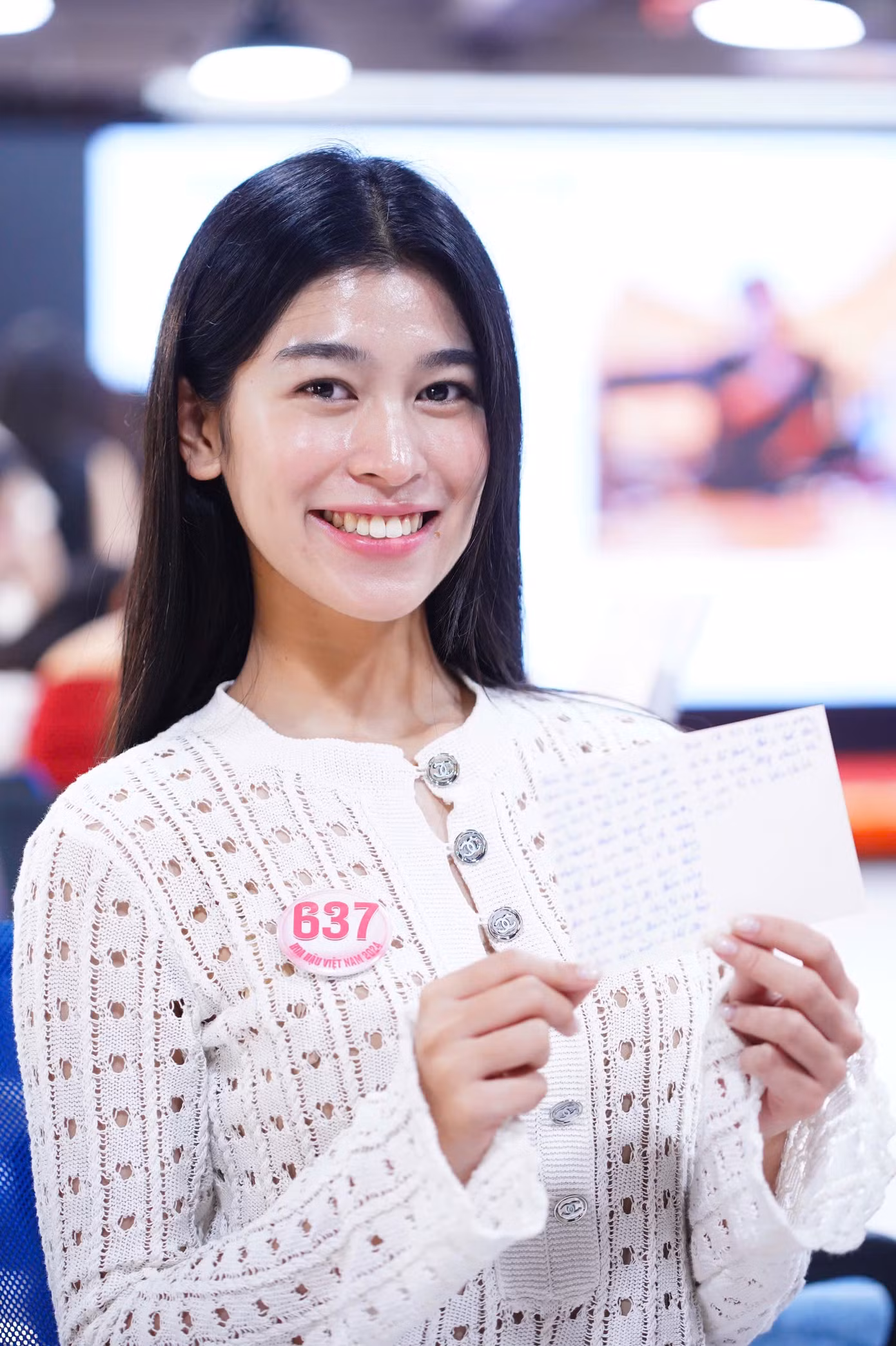 Một số hình ảnh của thí sinh Hoa hậu Việt Nam trong buổi học luyện thanh.