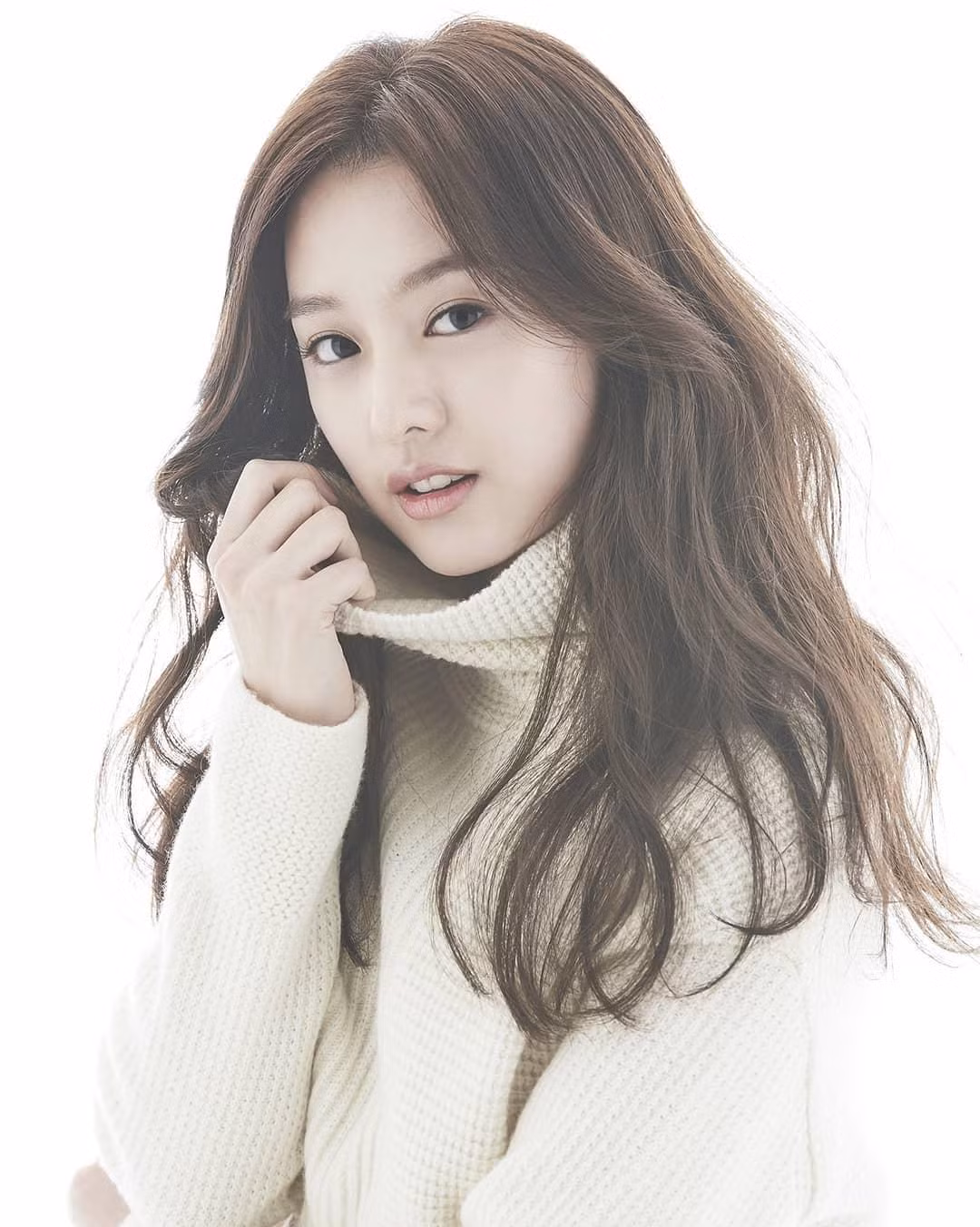 12. Kim Ji Won: 23.448 phiếu bầu