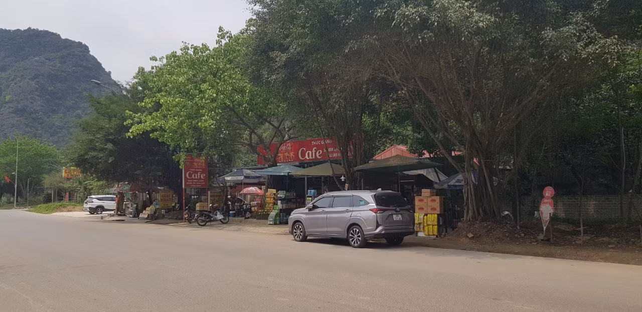 Nhiều tạp hoá cũng mọc lên trong vùng lõi di sản.