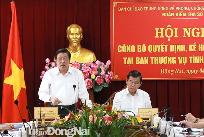 Đồng chí Phan Đình Trạc, Ủy viên Bộ Chính trị, Bí thư Trung ương Đảng, Trưởng Ban Nội chính Trung ương, Phó Trưởng ban Thường trực Ban Chỉ đạo Trung ương về phòng, chống tham nhũng, tiêu cực phát biểu tại buổi làm việc.
