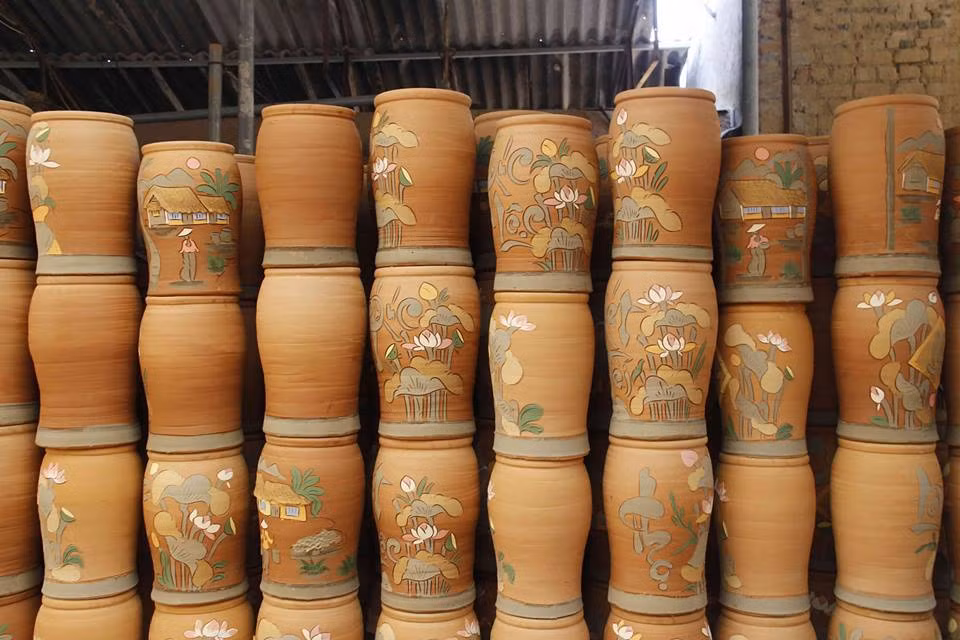 Làng gốm Phù Lãng với những 'nghệ nhân tay đất' ảnh 8