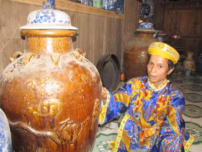 A lăng Linh có hẳn một phòng cho chiêng ché