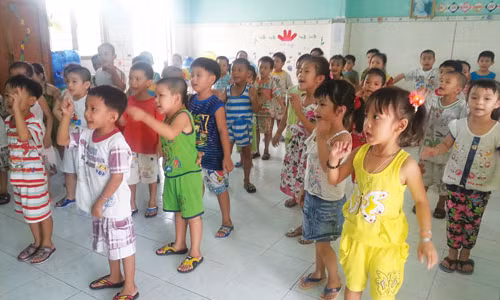 Học sinh lớp Lá 1 Trường mẫu giáo Quỳnh Anh, huyện Bình Chánh - Ảnh: B.Thanh