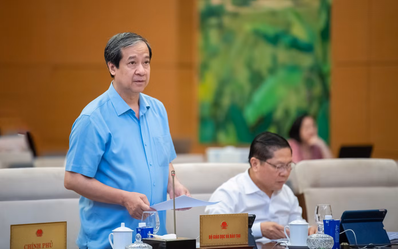 Bộ trưởng Giáo dục và Đào tạo Nguyễn Kim Sơn.