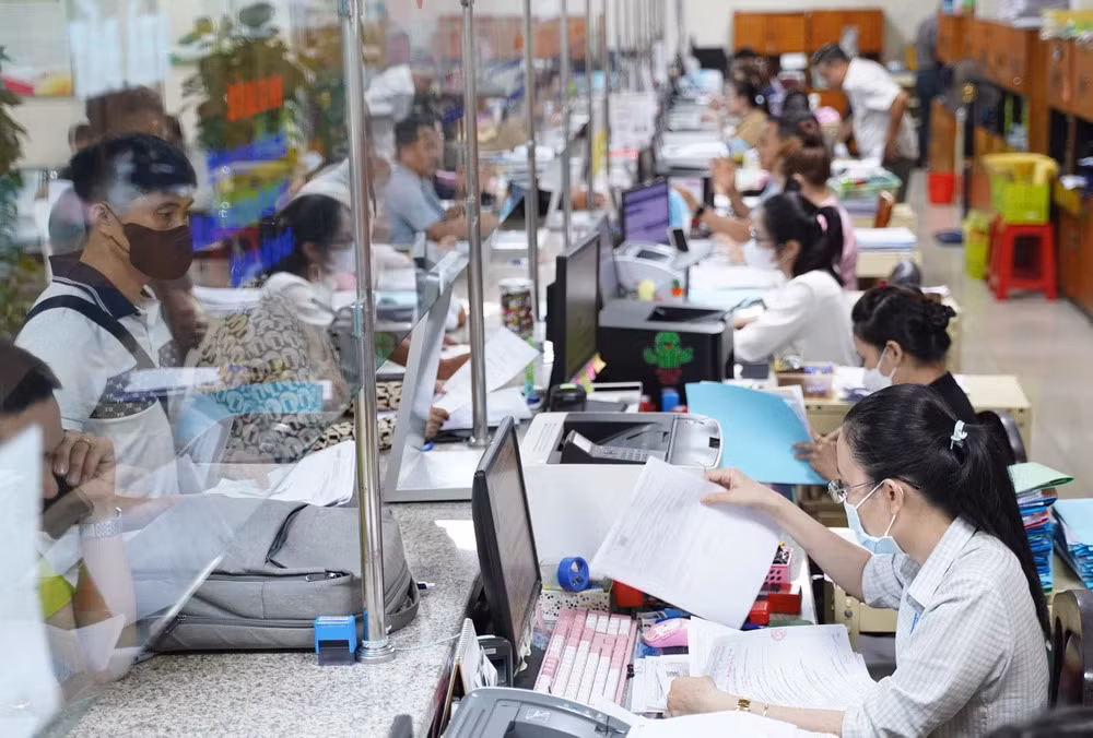 Đánh giá công chức để có cơ chế sàng lọc, khắc phục chế độ “biên chế suốt đời”.