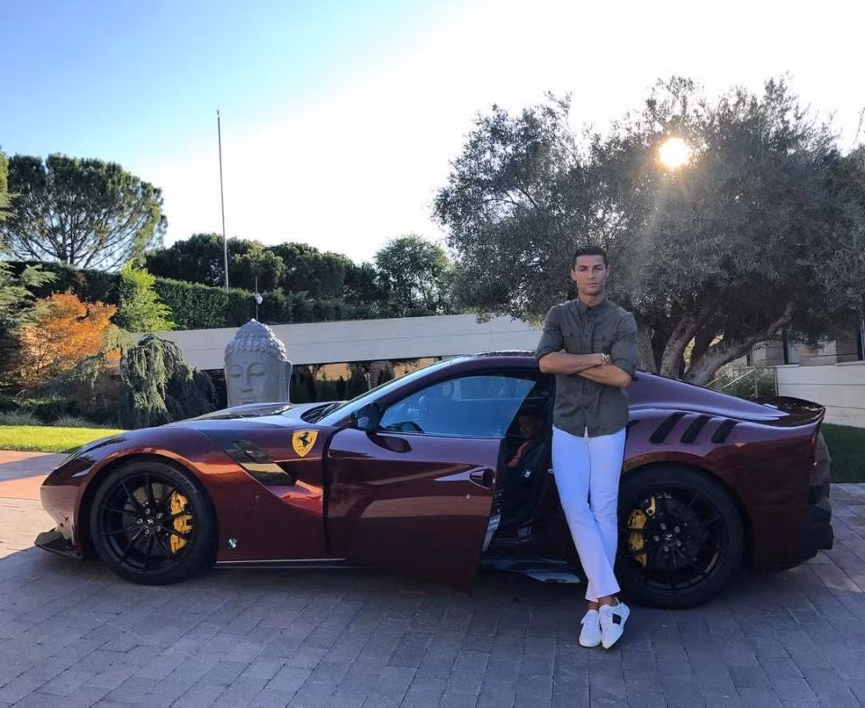 Chia tay Real, Ronaldo rao bán siêu biệt thự ở Madrid ảnh 8