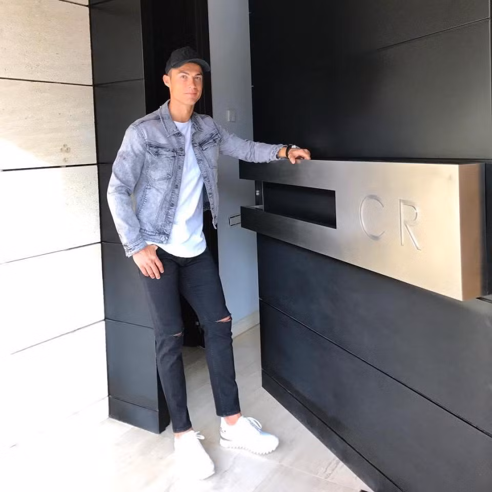 Chia tay Real, Ronaldo rao bán siêu biệt thự ở Madrid ảnh 7
